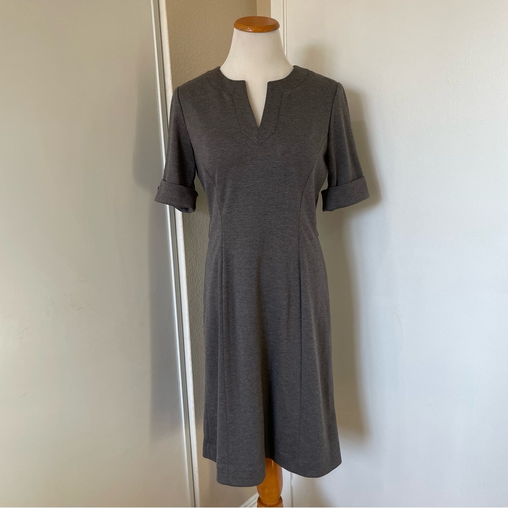 TAHARI Short Sleeve Gray V-neck Dress
